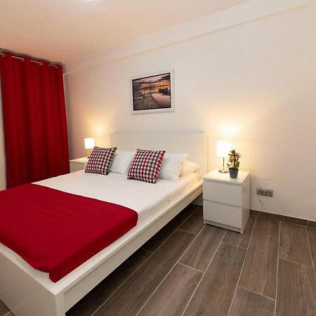 Modern Apartment With Pool And Wifi Playa Feñabe エクステリア 写真